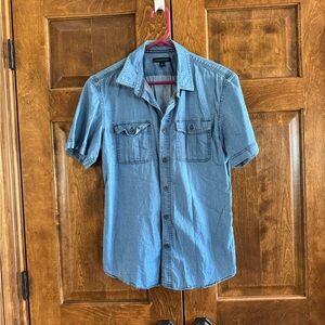 Banana Republic Men's Short Sleeve Button Down Shirt - Size Medium